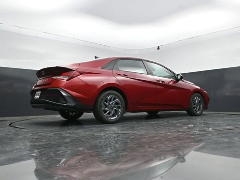 Used 2024 Hyundai Elantra SEL FWD image 62