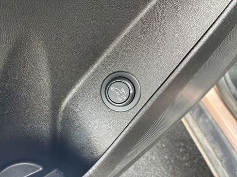 Used 2019 Chevrolet Equinox LT image 20