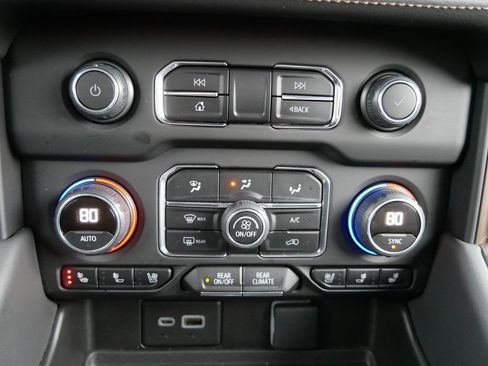 Used 2023 Chevrolet Tahoe High Country AWD/4WD image 23