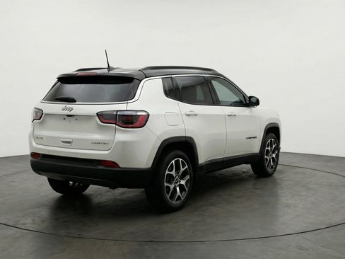 Used 2025 Jeep Compass Limited AWD/4WD image 9