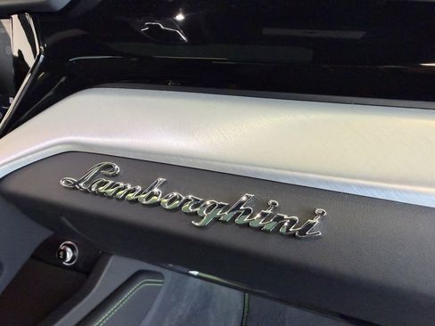 Used 2022 Lamborghini Urus image 59