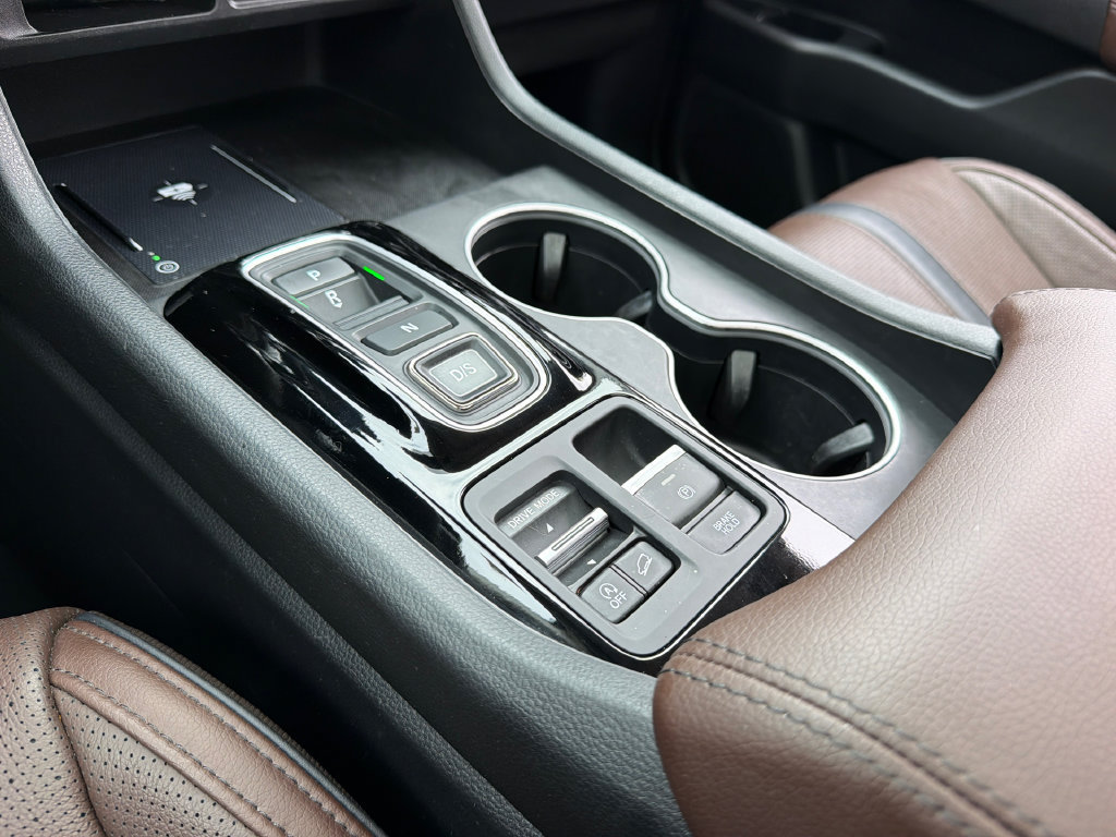 Used 2025 Honda Pilot Elite image 36