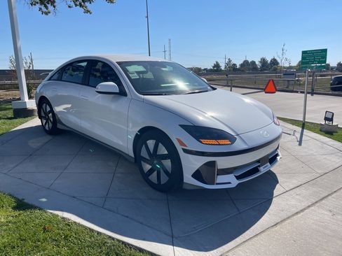 New 2025 Hyundai Ioniq 6 SE image 7