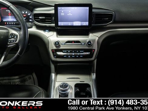 Used 2022 Ford Explorer XLT w/ Equipment Group 202A AWD/4WD image 55