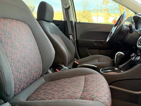 Used 2017 Chevrolet Sonic LT w/ Convenience Package image 27