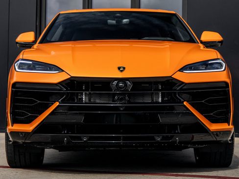 Used 2025 Lamborghini Urus SE image 4