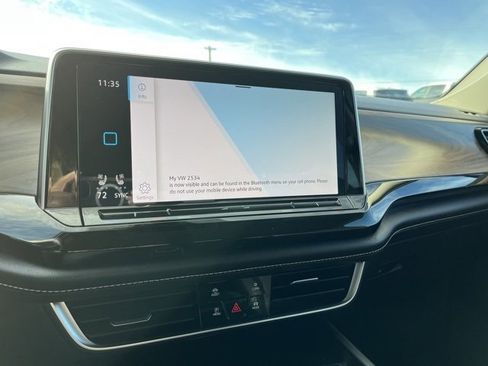 Used 2025 Volkswagen Atlas SE image 40