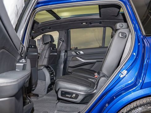 Used 2026 BMW X7 M60i w/ M Sport Professional Package image 22