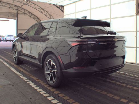 Used 2025 Chevrolet Equinox EV LT w/ LPO, All-Weather Mat Package image 8