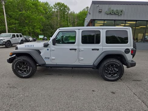 Used 2023 Jeep Wrangler Unlimited w/ Sun & Screen Package AWD/4WD image 7