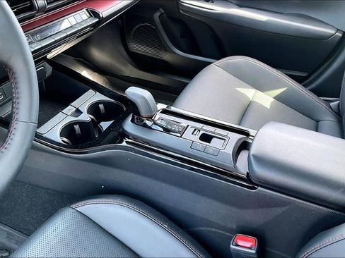 Used 2025 Toyota Prius Plug-In Hybrid image 15