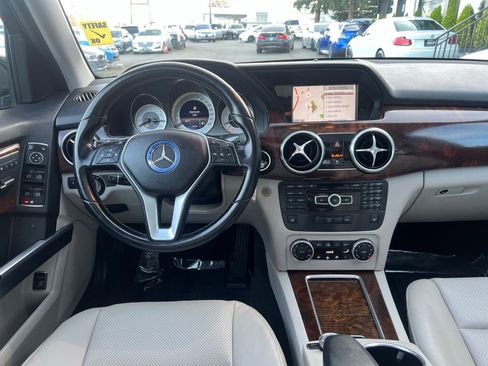 Used 2014 Mercedes-Benz GLK 350 4MATIC w/ Premium 1 Package image 30