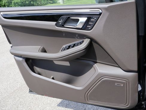 New 2026 Porsche Macan image 34