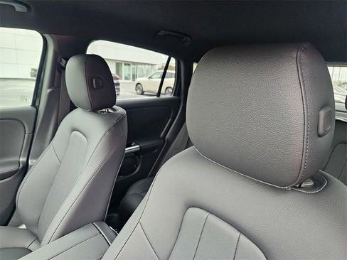 Used 2025 Mercedes-Benz GLA 250 image 17