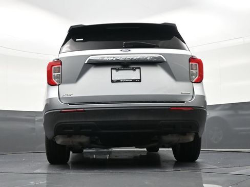 Used 2020 Ford Explorer XLT image 28