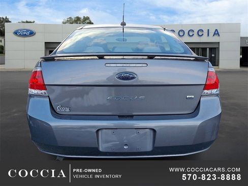 Used 2010 Ford Focus SE image 5