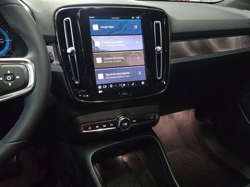 Certified 2023 Volvo XC40 Recharge Ultimate w/ Protection Package Premier image 32