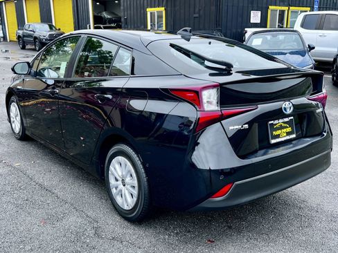 Used 2021 Toyota Prius LE image 7