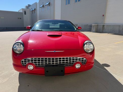 Used 2002 Ford Thunderbird RWD image 2