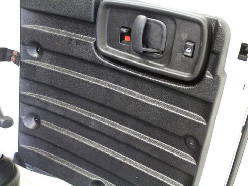 Used 2020 Chevrolet Express 2500 RWD image 27