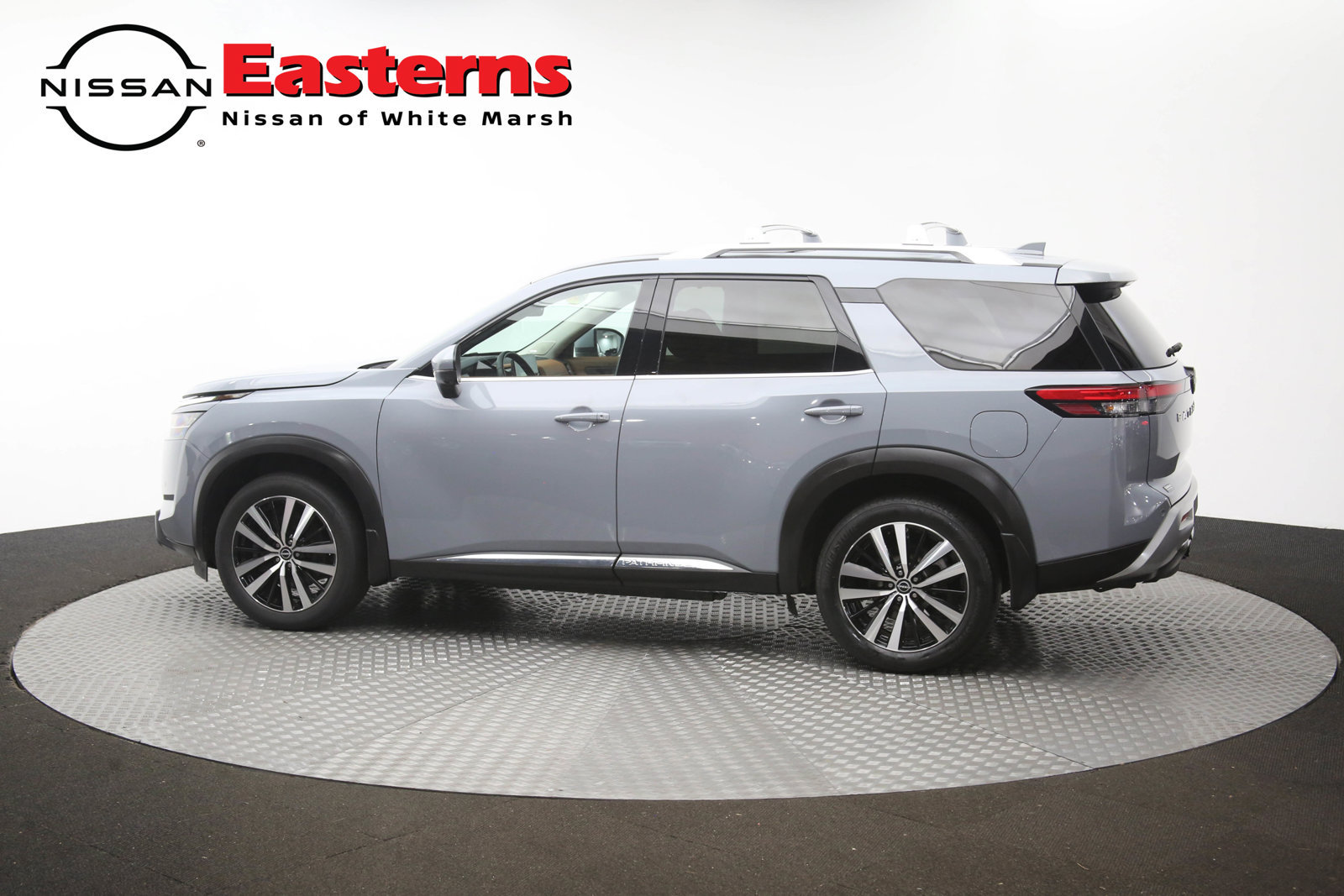 Used 2023 Nissan Pathfinder Platinum w/ Cargo Package AWD/4WD image 60