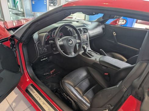 Used 2007 Chevrolet Corvette Coupe w/ Preferred Equipment Group RWD image 9