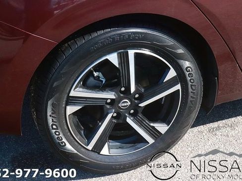 Used 2024 Nissan Sentra SV image 7