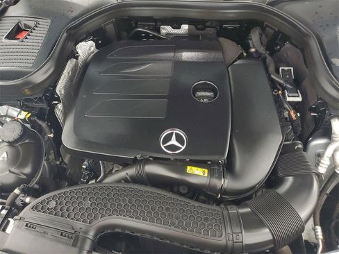 Used 2021 Mercedes-Benz GLC 300 4MATIC image 9