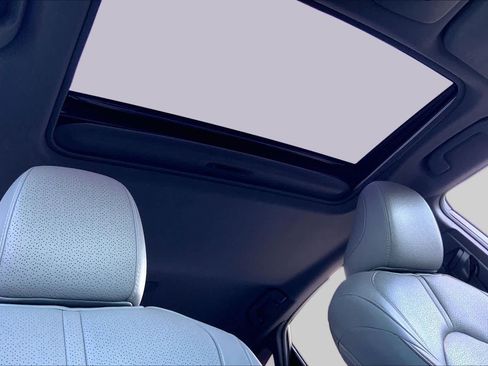 Used 2019 Toyota Avalon Limited FWD image 13
