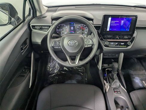 Certified 2024 Toyota Corolla Cross LE FWD image 42