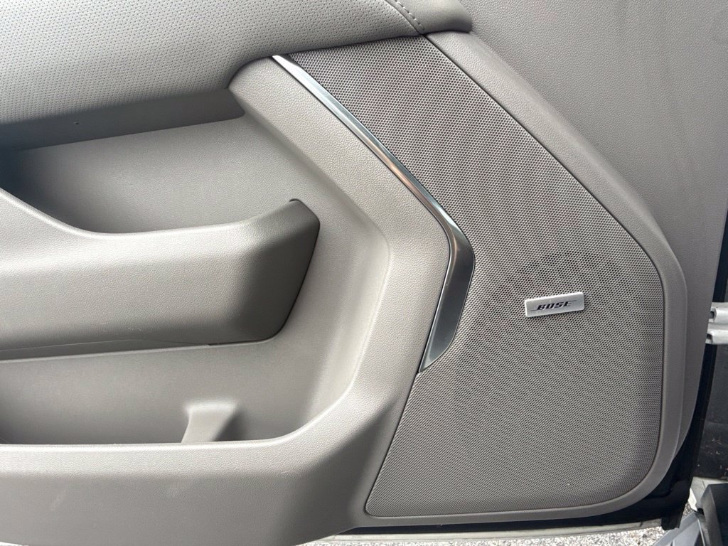 Used 2022 GMC Yukon SLT w/ SLT Luxury Package AWD/4WD image 22