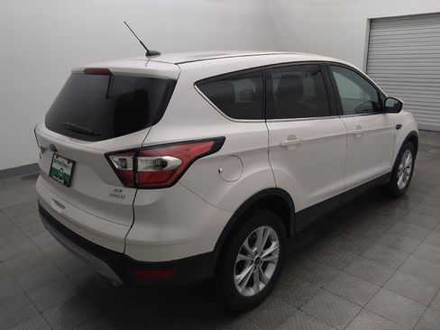Used 2017 Ford Escape SE FWD image 9
