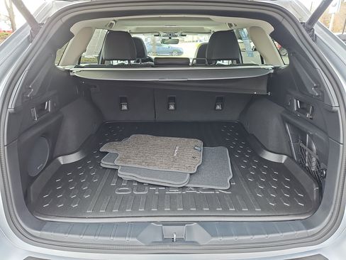 Certified 2025 Subaru Outback Limited image 35
