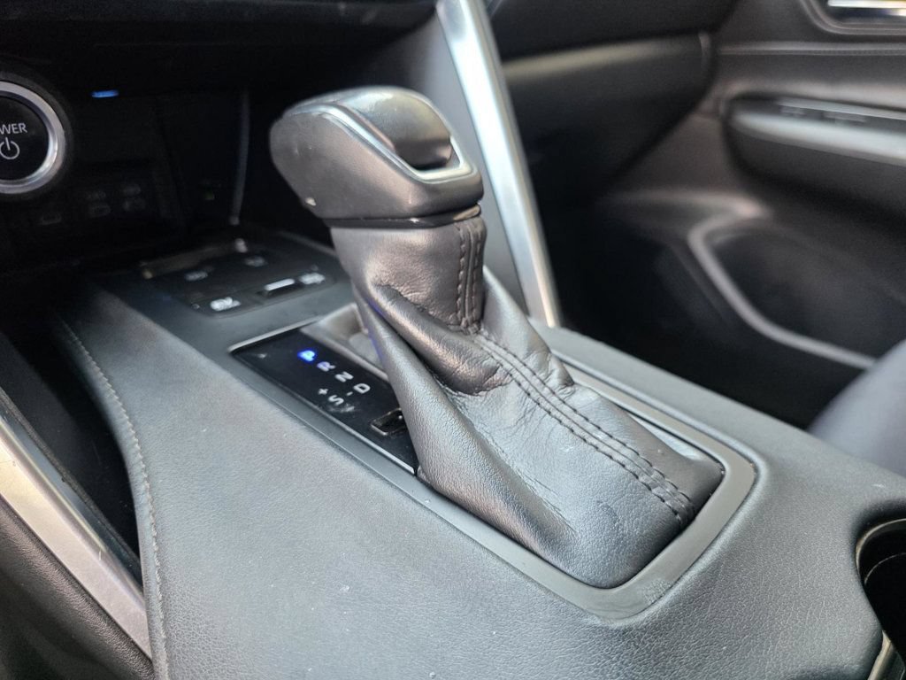 Used 2023 Toyota Venza LE AWD/4WD image 20