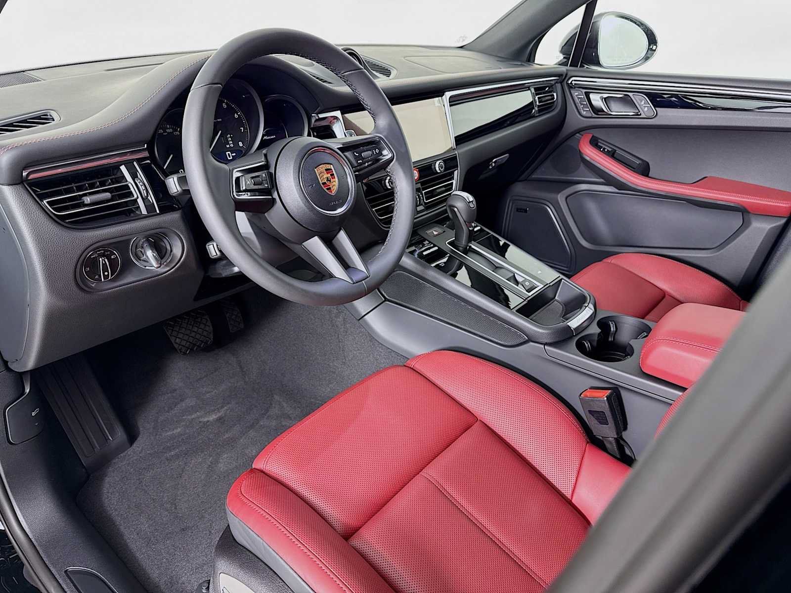 Used 2026 Porsche Macan AWD/4WD image 4
