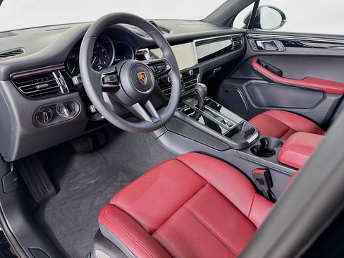 New 2026 Porsche Macan AWD/4WD image 4