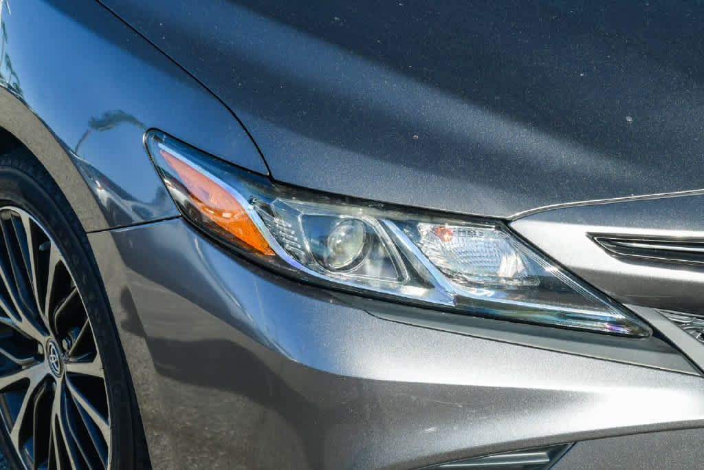 Used 2019 Toyota Camry SE w/ Protection Package (Q2) FWD image 4