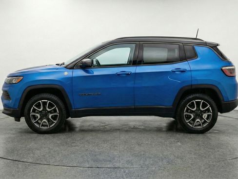 Used 2025 Jeep Compass Trailhawk AWD/4WD image 5