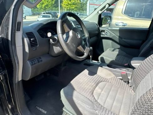 Used 2012 Nissan Frontier SV RWD image 22