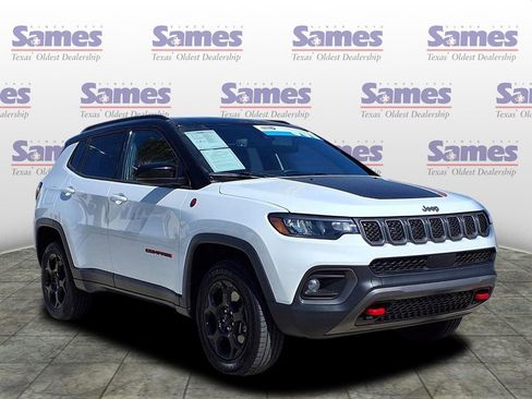 Used 2023 Jeep Compass Trailhawk image 1