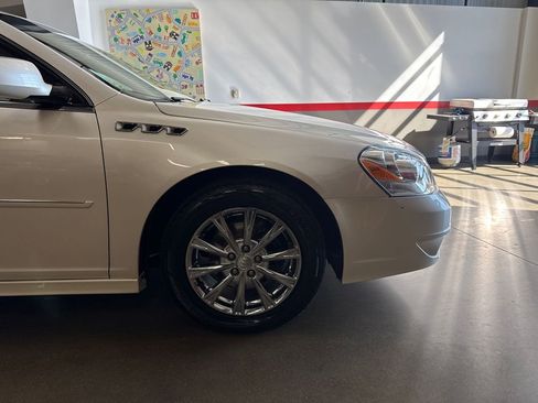 Used 2011 Buick Lucerne CXL image 27