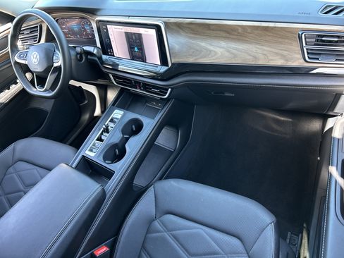 Used 2024 Volkswagen Atlas SE FWD image 10
