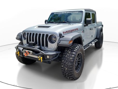 Used 2023 Jeep Gladiator Mojave w/ LED Lighting Group AWD/4WD image 3