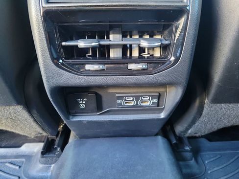 Used 2023 Jeep Grand Cherokee Altitude RWD image 17