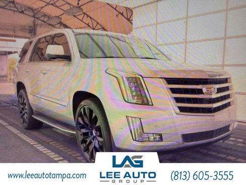Used 2020 Cadillac Escalade Luxury RWD image 3