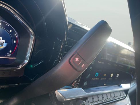 Used 2024 Chevrolet Silverado 2500 LT image 28