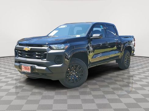 Used 2026 Chevrolet Colorado W/T w/ WT Custom Package AWD/4WD image 2