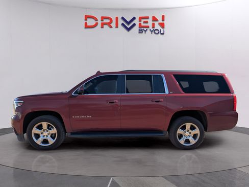 Used 2019 Chevrolet Suburban LT w/ Luxury Package image 2