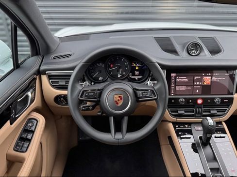 New 2026 Porsche Macan image 18