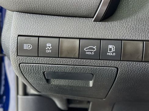 Used 2023 Toyota Camry SE w/ Convenience Package image 18